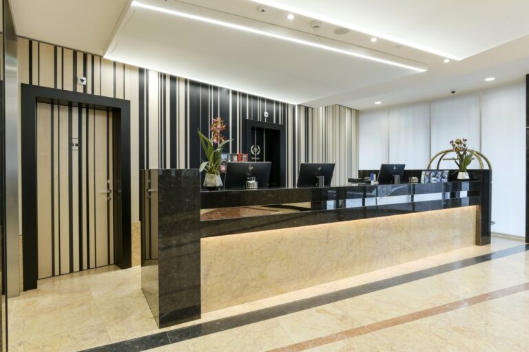 Hôtel, restauration, commerce, Raboud Group