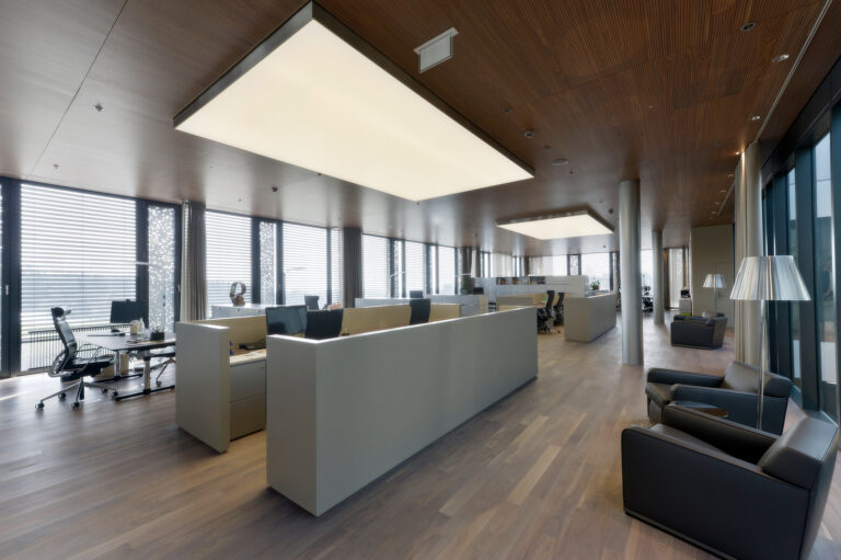 Public et administratif - Agence - EHL - Raboud Group