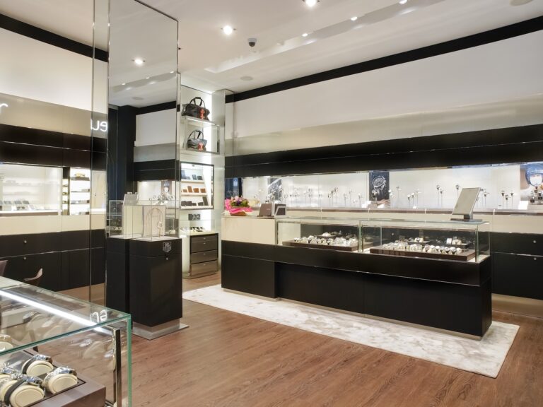 Agencement boutique Tag Heuer - Raboud Group