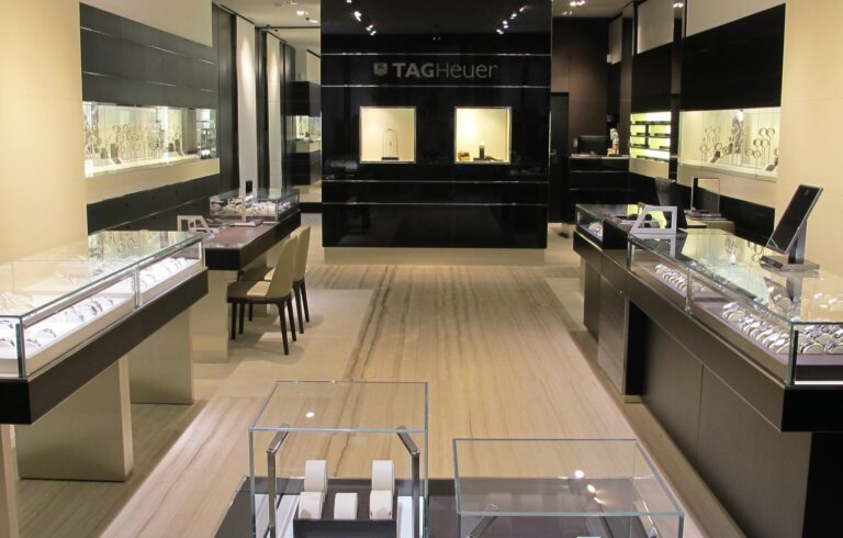 Agencement boutique Tag Heuer - Raboud Group